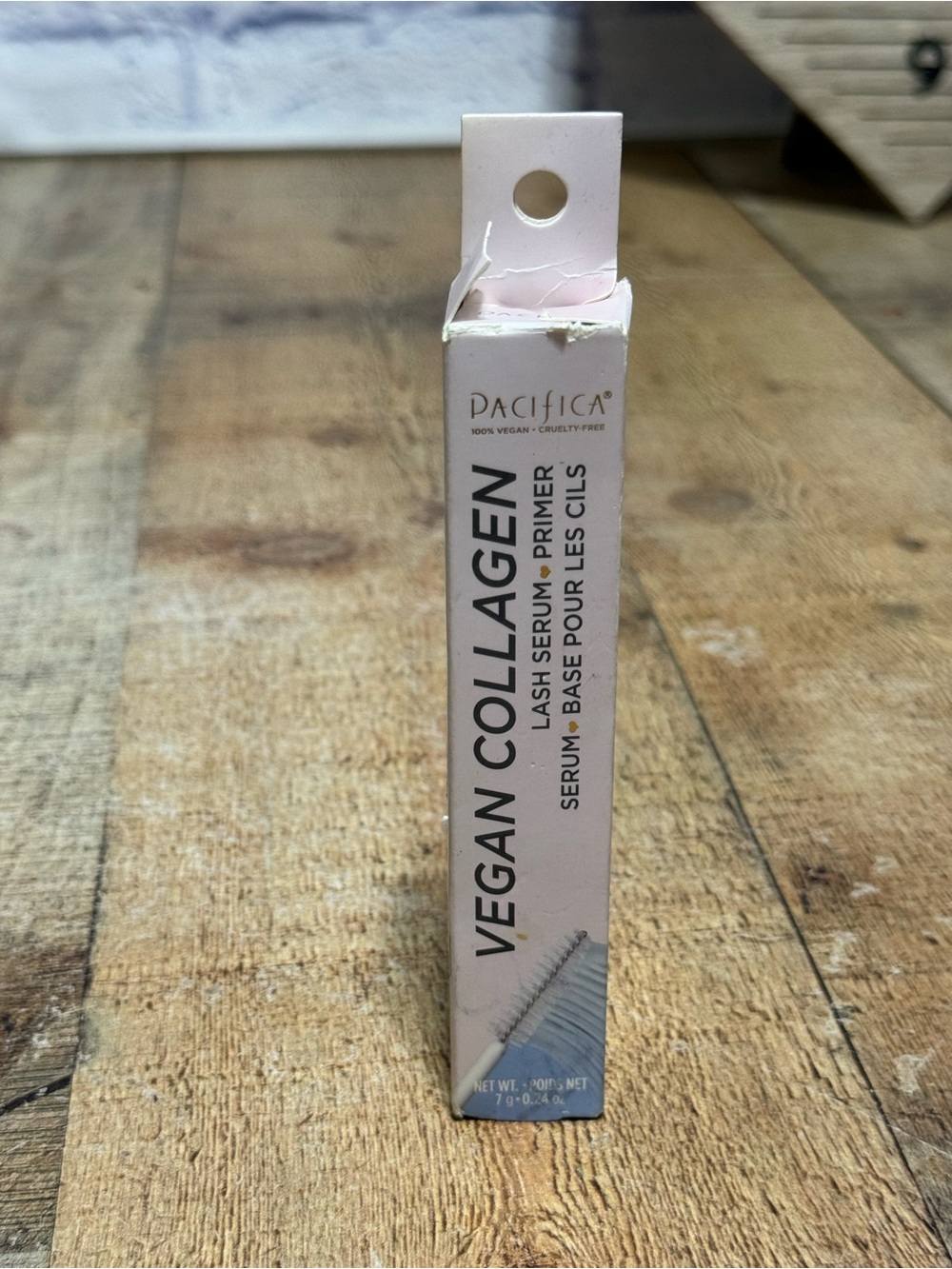 Pacifica Vegan Collagen Lash Serum Primer, 0.24 oz
New box has damage 
Item is f